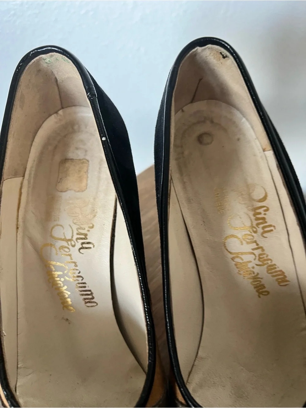 Vintage 60’s suede leather pumps Rosina Ferragamo Schiavone Athens Greece